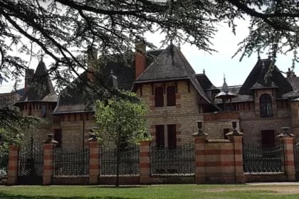 Conacul închis un secol: misterul aristocratului francez care a construit o „capsulă a timpului