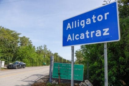 Judecător federal obligă Florida să demoleze centrul de detenție Alligator Alcatraz în 60 de zile