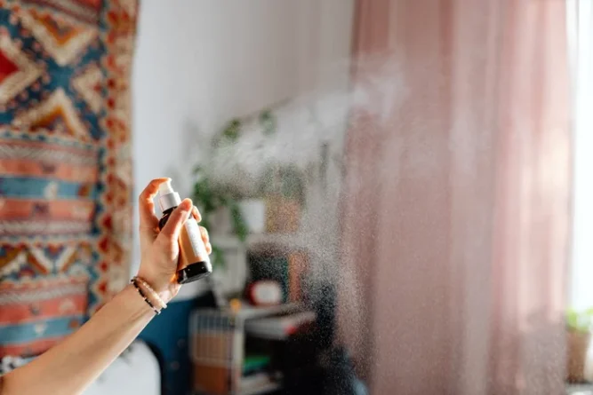 Trucuri simple și ingenioase pentru a păstra mereu un miros plăcut în casă
