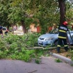 Furtunile de vineri seară au cauzat trei decese, inclusiv doi caiacari înecați în lacul Snagov