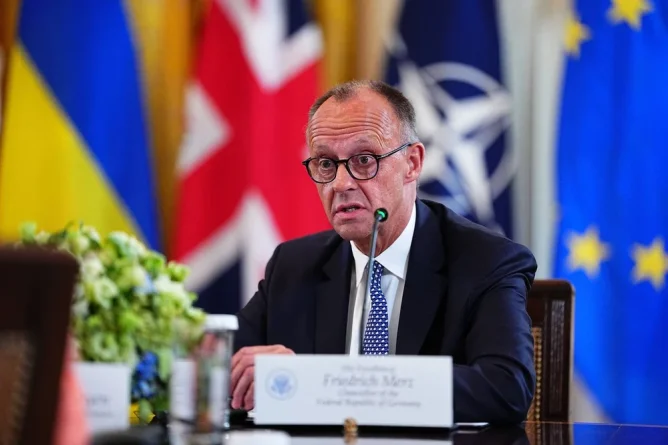 Cancelarul Germaniei respinge majorarea taxelor pentru companii și cere reformarea urgentă a statului bunăstării Cancelarul Germaniei respinge majorarea taxelor pentru companii și cere reformarea urgentă a statului bunăstării