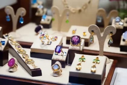 Cum să identifici o bijuterie de calitate: sfaturi esențiale de la experți