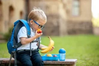 Pachețelul sănătos pentru școală: energia, nutrienții esențiali și diversitatea de care are nevoie copilul tău, în creștere cererea pentru catering