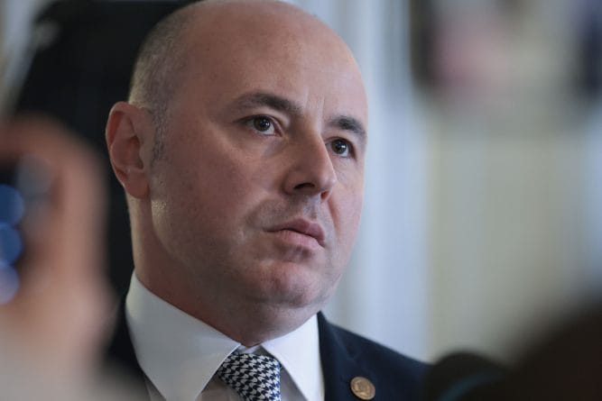 Alexandru Muraru (PNL) acuză că George Simion sprijină Rusia și amenință securitatea României