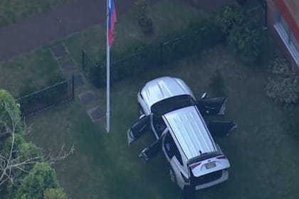 Bărbat intră cu mașina în porțile consulatului rus din Sydney: intervenție armată de urgență