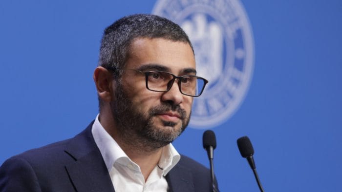 Ministrul Florin Manole asigură: Vor fi bani de pensii până la sfârșitul anului, dar numai prin economii rigorose