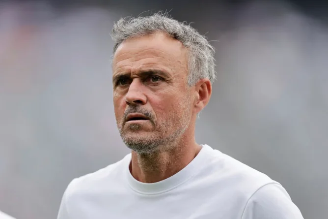 Luis Enrique a fost operat de urgență după un accident: unde se afla antrenorul PSG la momentul incidentului