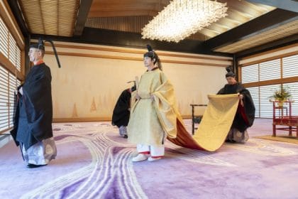 Prințul Hisahito al Japoniei a devenit primul bărbat matur în 40 de ani și ar putea fi ultimul moștenitor al familiei imperiale