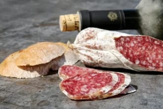 Salamul, o relicvă gastronomică: cele mai vechi rețete provin din vremea Mesopotamiei