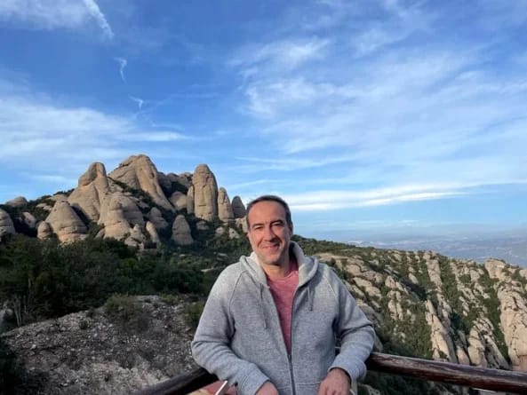 Șerban Pavlu, confesiuni surprinzătoare despre iubirea din tinerețe și un ghinion neașteptat în dragoste: „Nu mi-a adus noroc la bani chestia asta