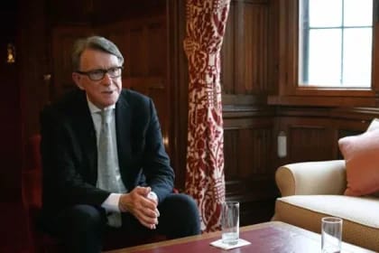 Ambasadorul britanic la Washington, demis cu scandal înaintea vizitei lui Trump, riscă să zdruncine relațiile cu SUA din cauza legăturilor cu Jeffrey Epstein