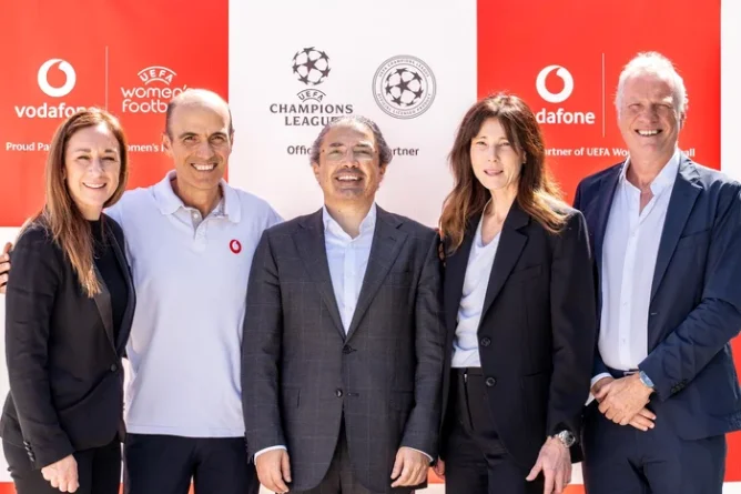 Vodafone, UEFA și UC3 uniți pentru a transforma viitorul fotbalului masculin și feminin
