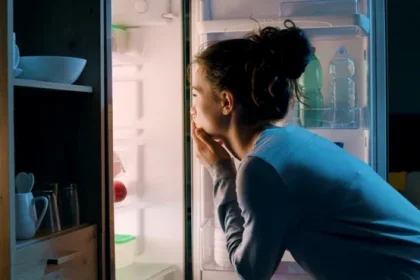 Riscurile ascunse ale meselor după ora 17:00: boala gravă care se poate instala în timp