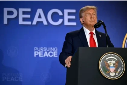 Trump, iritat de întrebarea unui jurnalist, amenință că îl va reclama premierului țării sale