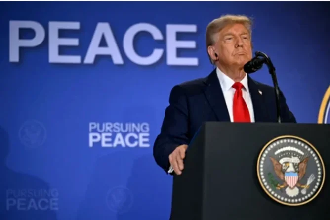 Trump, iritat de întrebarea unui jurnalist, amenință că îl va reclama premierului țării sale