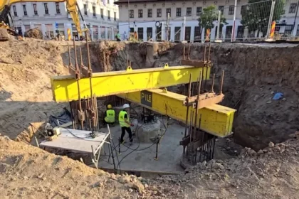 O construcție veche ascunsă sub Planșeul Unirii oprește lucrările pentru cercetări detaliate