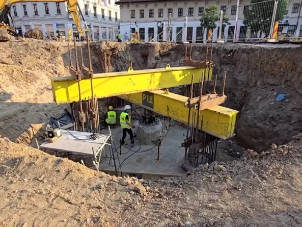 O construcție veche ascunsă sub Planșeul Unirii oprește lucrările pentru cercetări detaliate O construcție veche ascunsă sub Planșeul Unirii oprește lucrările pentru cercetări detaliate