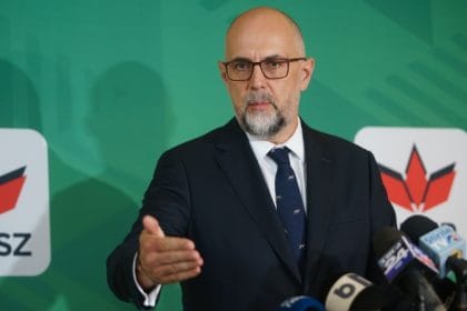 Kelemen Hunor: România s-ar descurca fără 13.000 de angajați din administrația locală și 20% din cea centrală