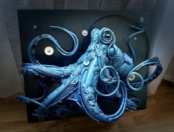Deșeurile prind viață: sculpturi uimitoare de animale create din gunoaie