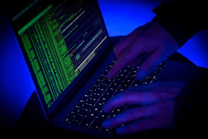 Atac cibernetic paralizează site-ul Ministerului Apărării din Finlanda