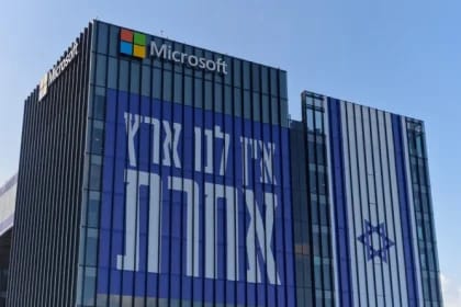 Microsoft blochează servicii pentru armata israeliană după investigația despre supravegherea palestinienilor