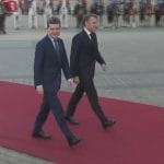 Nicușor Dan și Emmanuel Macron au sosit umăr la umăr la dineul găzduit de regele Danemarcei la Copenhaga