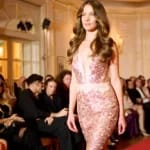 Roxana Ostroveanu, românca care a impresionat Paris Fashion Week cu inovația sa artistică