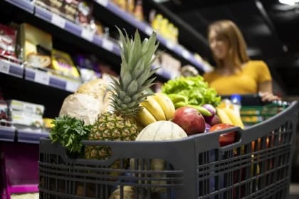 Scumpirile uriașe le schimbă viața românilor: fiecare achiziție e cântărită de trei ori