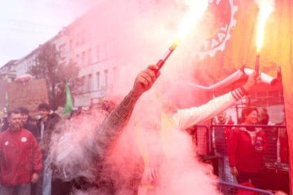 Proteste în Belgia față de politicile guvernului: zecii de mii de oameni ieșiți în stradă și ciocniri cu poliția