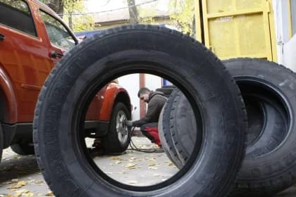 Când devin obligatorii cauciucurile de iarnă în 2025. Care sunt prețurile