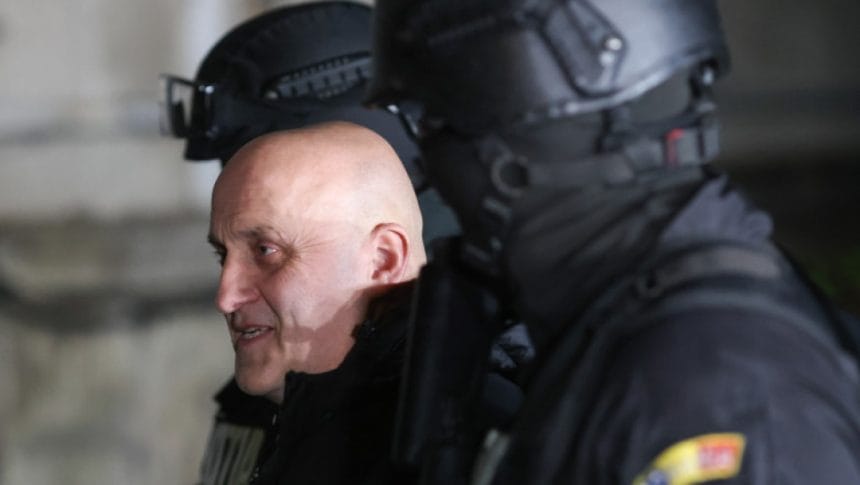 Scandal: Procurorul general Alex Florența susține că Horațiu Potra ar fi introdus armament în România cu sprijinul unor funcționari Cum a introdus Horațiu Potra armament în România. Alex Florența, procurorul general: „A fost cu sprijinul probabil al unor funcționari”