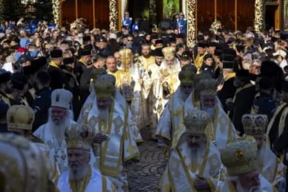 Pelerinajul de Sfântul Dimitrie cel Nou începe în Capitală. Mii de credincioși s-au adunat pe Dealul Mitropoliei