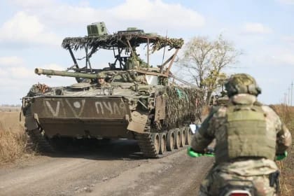 Soldații din prima linie descriu tacticile rusești de infiltrare dincolo de apărarea ucraineană