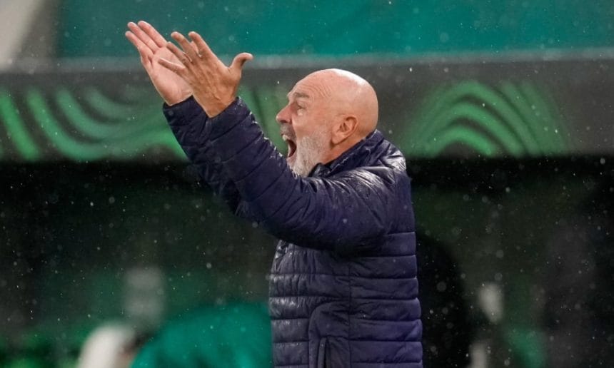 Sfârșit brutal în Serie A: antrenor demis după 10 etape fără victorie
Măturat de pe bancă - demitere în Serie A după 10 etape fără succes
Clubul spune stop: antrenor concediat în Serie A după 10 etape fără nicio victorie S-a terminat: antrenor dat afară în Serie A, după 10 etape fără nicio victorie