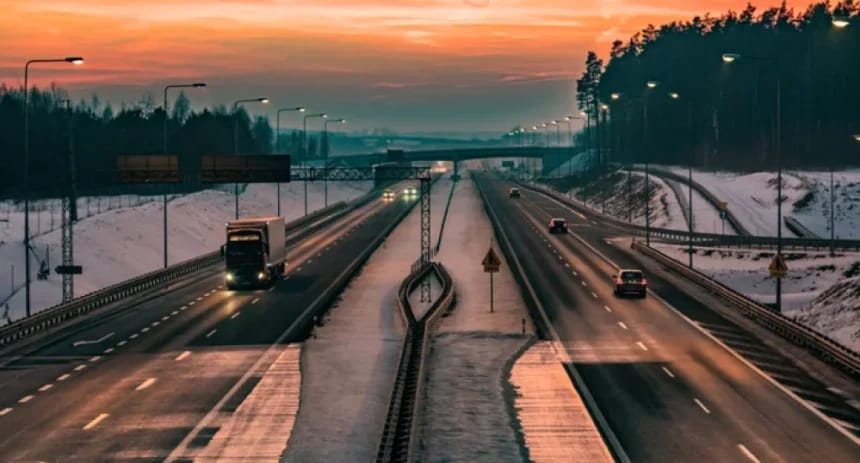 „Șoseaua lui Dorel”, construită din fonduri europene, a stârnit val de ironii pe internet. Cum arată lucrarea din Satu Mare