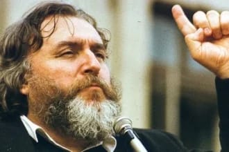 5 noiembrie: 15 ani de la moartea lui Adrian Păunescu, poetul care a scris istorie prin Cenaclul „Flacăra”