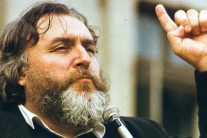 5 noiembrie: 15 ani de la moartea lui Adrian Păunescu, poetul care a scris istorie prin Cenaclul „Flacăra”