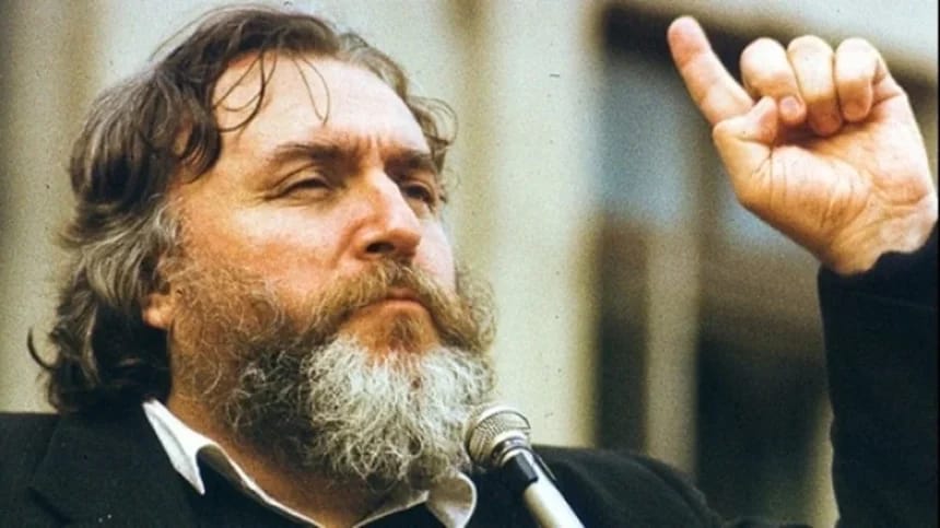 5 noiembrie - 15 ani fără Adrian Păunescu: legenda Cenaclului „Flacăra" care a marcat o generație 5 noiembrie: 15 ani de la moartea lui Adrian Păunescu, poetul care a scris istorie prin Cenaclul „Flacăra”