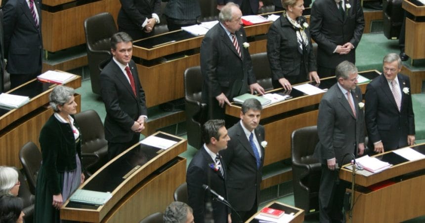 Mai mulţi istorici cer anularea unui eveniment de comemorare a unui nazist în Parlamentul Austriei