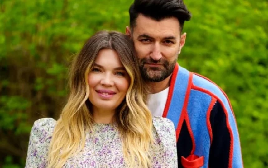 Gina Pistol a știut cum să-l cucerească pe Smiley. Vedeta a trecut la cratiță și i-a pregătit un desert delicios: „Am ascultat toate albumele lui Depeche Mode pe YouTube și mâncam”