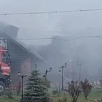 O femeie a murit carbonizată într-un incendiu la o pensiune din Gura Humorului. Șapte persoane evacuate