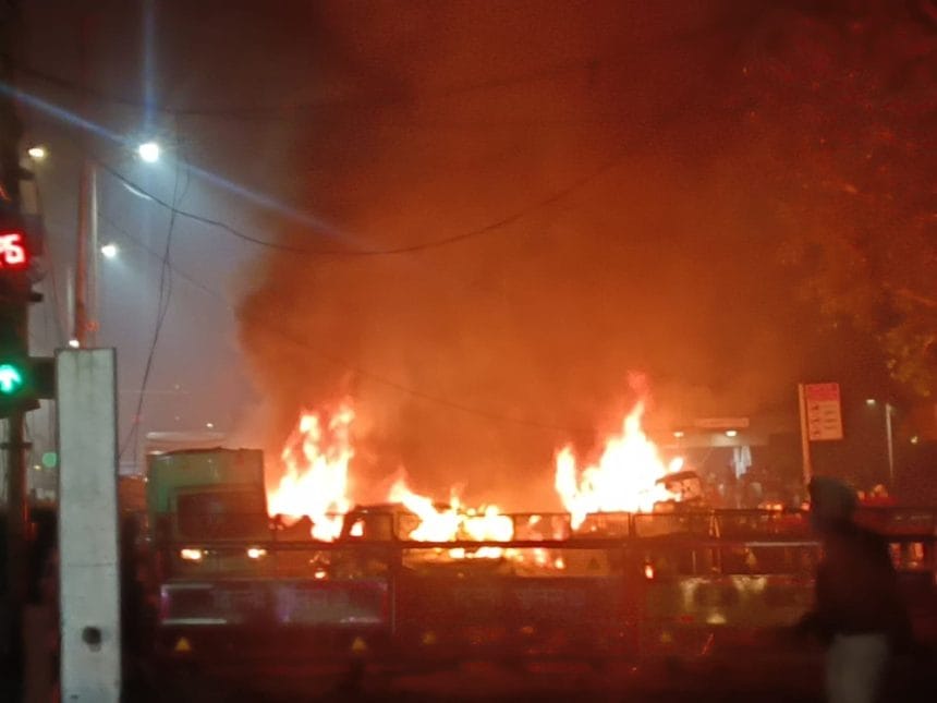 Explozie uriașă la intrarea într-o stație de metrou din New Delhi, India. Cel puțin opt morți, mobilizare de amploare a autorităților