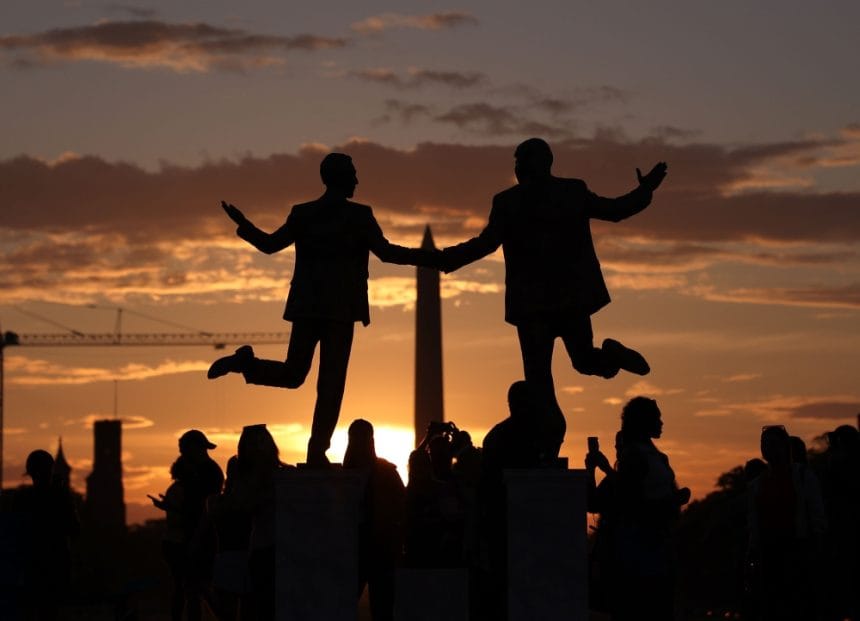 Cum îl apără Casa Albă pe Donald Trump, după ce democrații au publicat e-mailuri ale lui Jeffrey Epstein: „O narațiune falsă”