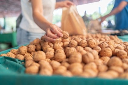 Postul Crăciunului, un lux pentru mulți dintre români. Produsele sunt mai scumpe. „Oamenii nu mai cumpără ca înaine”