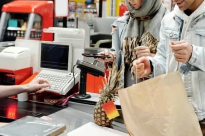 Ziua din săptămână când nu trebuie să faci cumpărături. Ce sfat oferă o casieră cu experiență