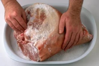 Riscurile la care se expun cei care cumpără alimente de pe reţelele de socializare. Avertismentul ANSVSA