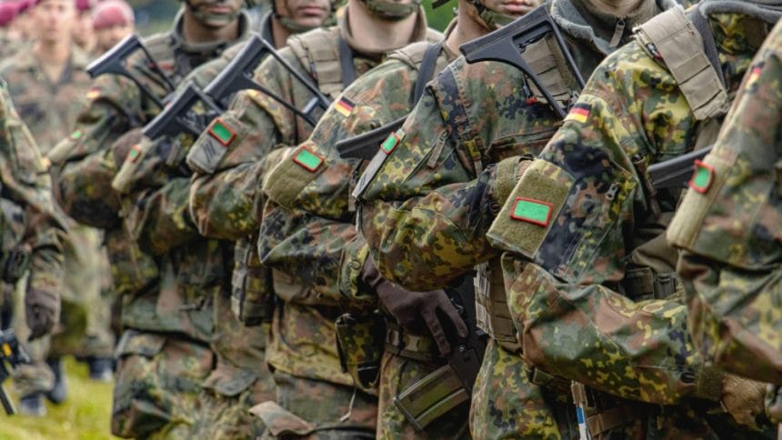 Berlin, transformat în poligon militar: exerciții desfășurate sub control strict Capitala Germaniei, transformată în teren de antrenament pentru armată: „Activitățile se desfășoară în condiții stricte de securitate”