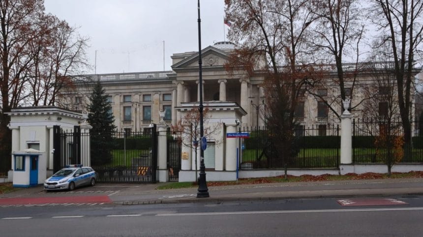 Parlamentarii polonezi cer mutarea Ambasadei Rusiei din Varșovia, avertizând asupra riscului de sabotaj Parlamentarii polonezi cer guvernului să mute Ambasada Rusiei din Varșovia, de teama sabotajelor