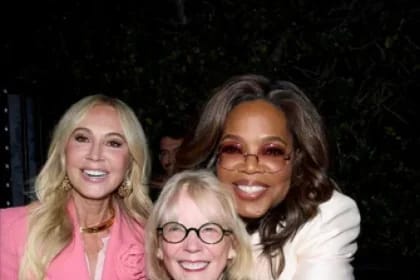 Anastasia Soare și-a lansat cartea „Conturul unui vis” la București. Regina Sprâncenelor de la Hollywood și-a construit un adevărat imperiu de un milliard de dolari în industria frumuseții