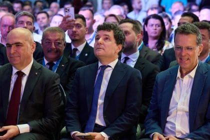 „Apărarea, la mâna aranjamentelor politice”